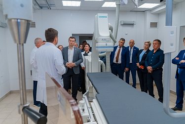 Депутаты посетили обновленный корпус областной больницы